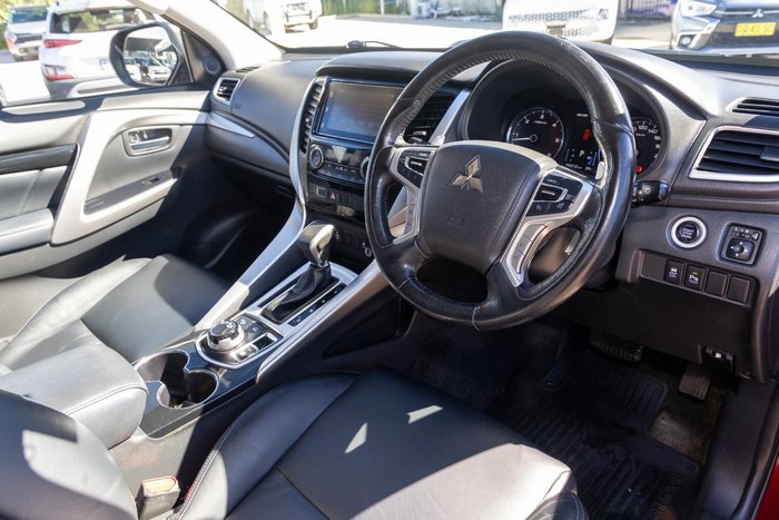 2016 Mitsubishi Pajero Sport GLS