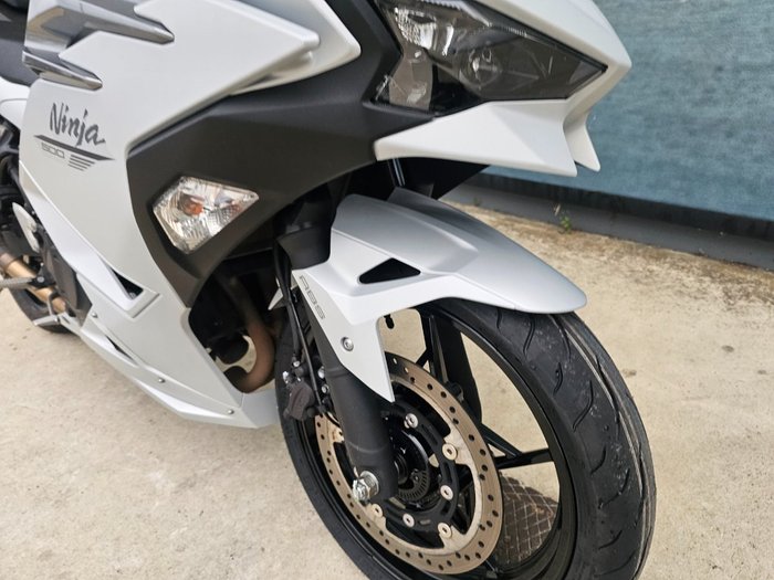 2024 Kawasaki NINJA 500 White
