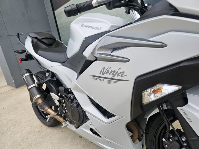 2024 Kawasaki NINJA 500 White