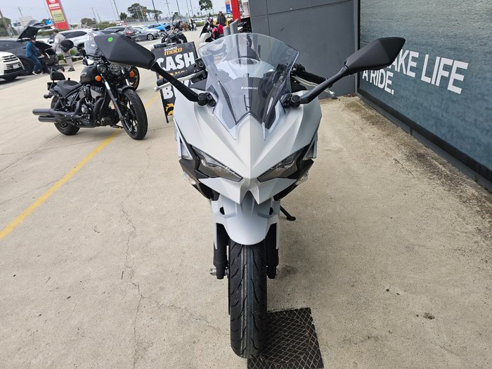 2024 Kawasaki NINJA 500 White