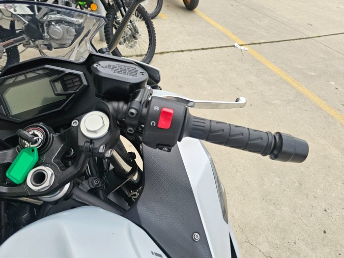 2024 Kawasaki NINJA 500 White