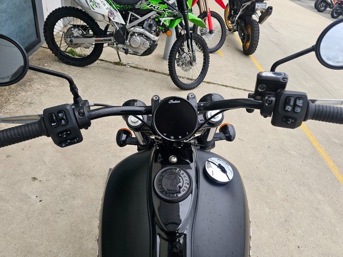 2023 INDIAN CHIEF DARK HORSE Black