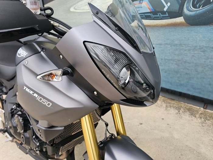 2012 Triumph TIGER 1050 SE (ABS) Black