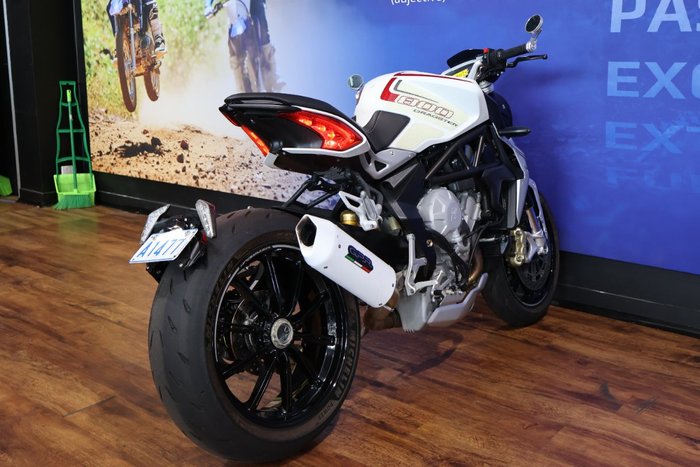2014 MV Agusta BRUTALE 800 DRAGSTER White