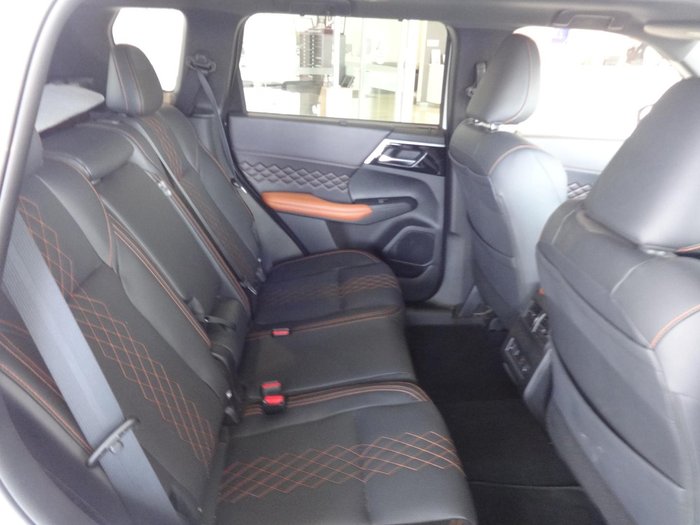 2024 Mitsubishi Outlander Exceed Tourer