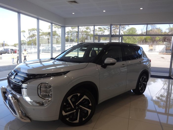 2024 Mitsubishi Outlander Exceed Tourer