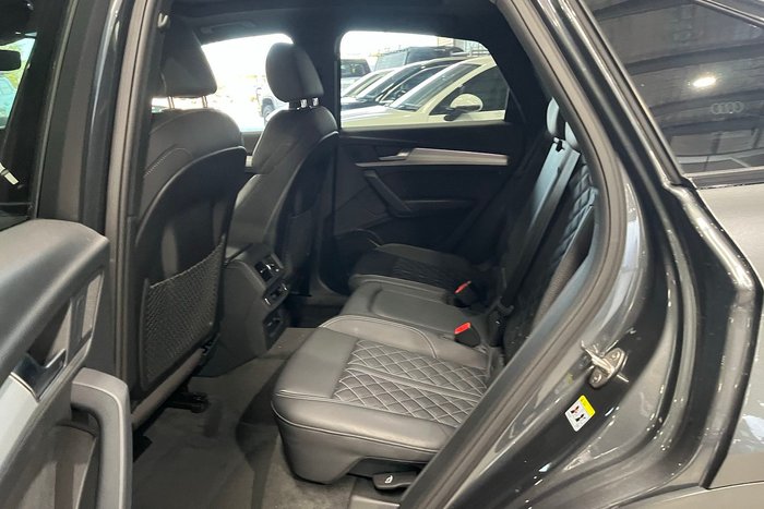 2024 Audi Q5 55 TFSI e S line