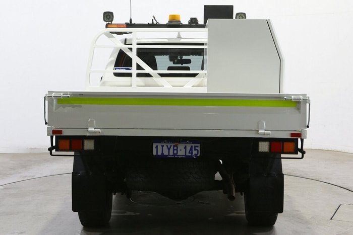 2022 Toyota Hilux SR