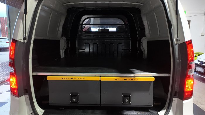 2020 Hyundai iLoad TQ4 MY21 Creamy White