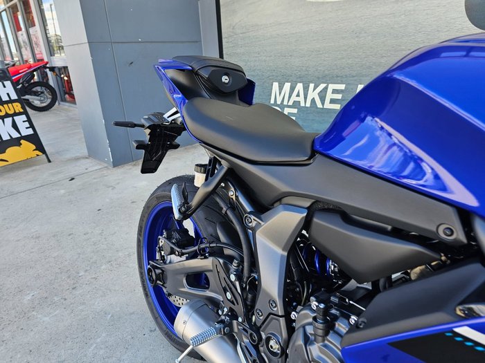 2025 Yamaha YZF-R7LA Blue
