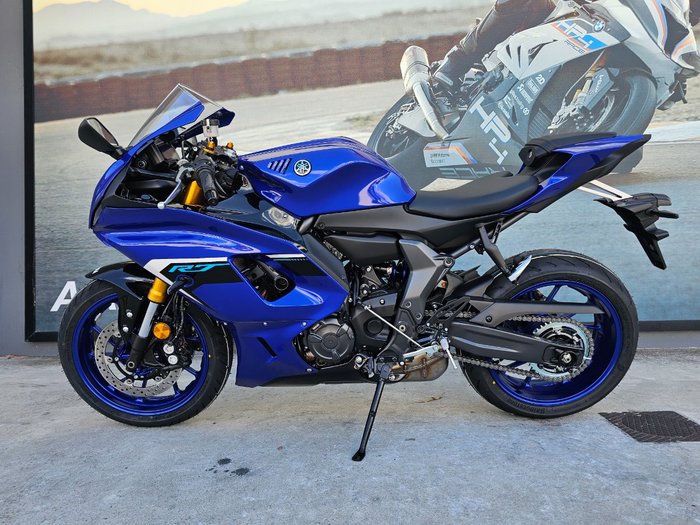 2025 Yamaha YZF-R7LA Blue