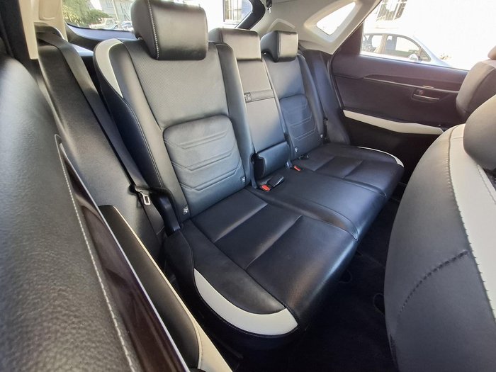 2021 Lexus NX 300h Luxury