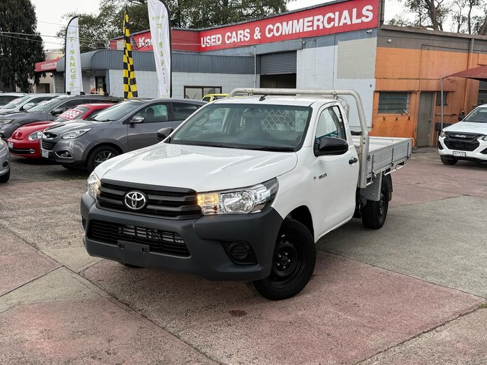 2015 Toyota Hilux Workmate TGN121R 4x2 Glacier White