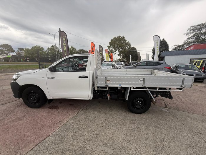 2015 Toyota Hilux Workmate TGN121R 4x2 Glacier White