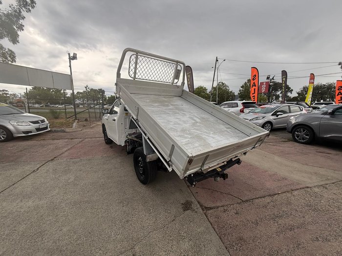 2015 Toyota Hilux Workmate TGN121R 4x2 Glacier White