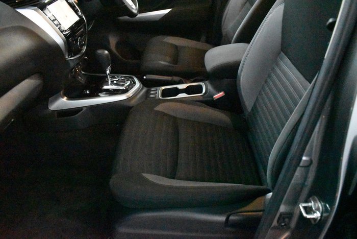 2021 Nissan Navara ST-X