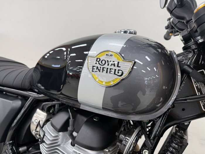 2026 Royal Enfield BEAR 650 Black
