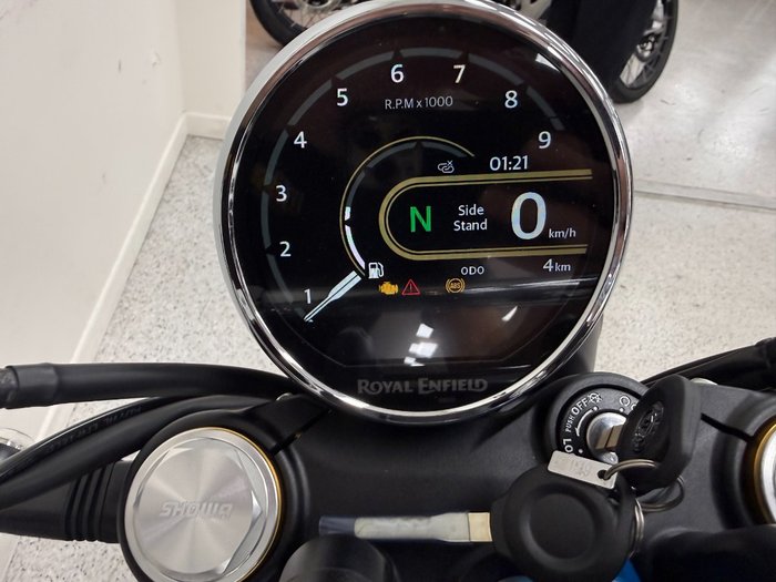 2026 Royal Enfield BEAR 650 Black