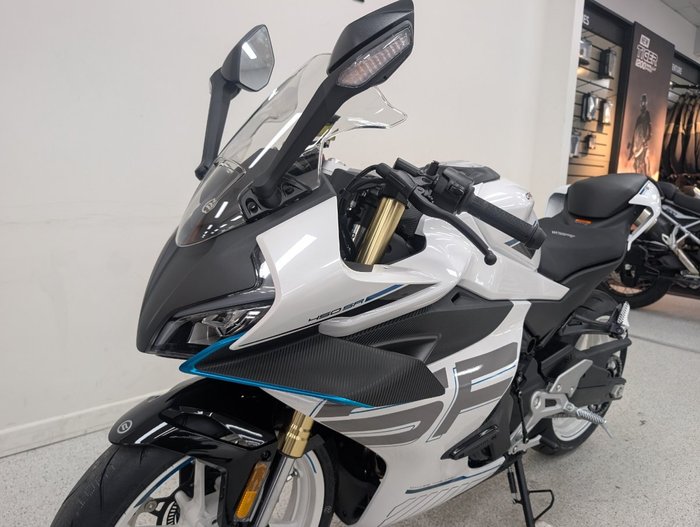 2026 CFMOTO 450 SR ABS White
