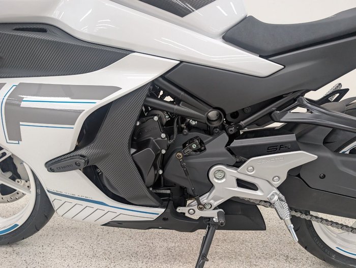 2026 CFMOTO 450 SR ABS White