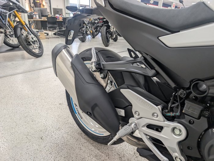 2026 CFMOTO 450 SR ABS White