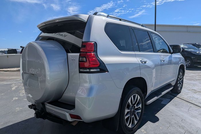 2022 Toyota Landcruiser Prado VX