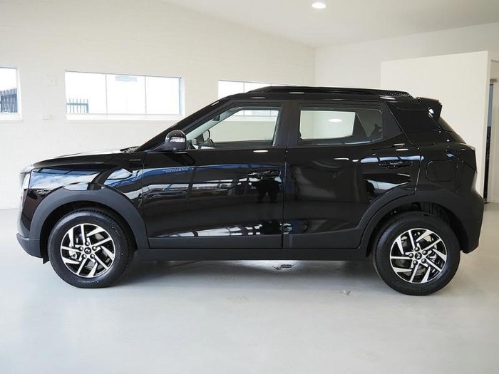 2025 Mahindra XUV3XO AX5L
