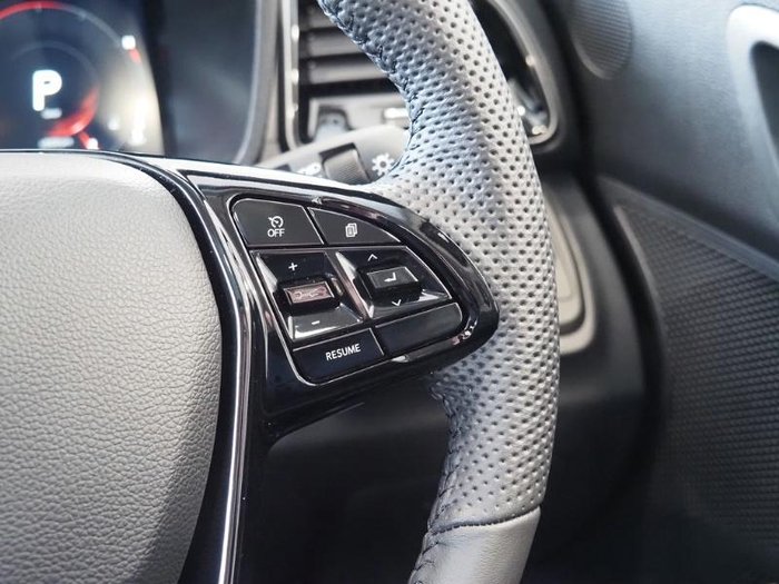 2025 Mahindra XUV3XO AX5L