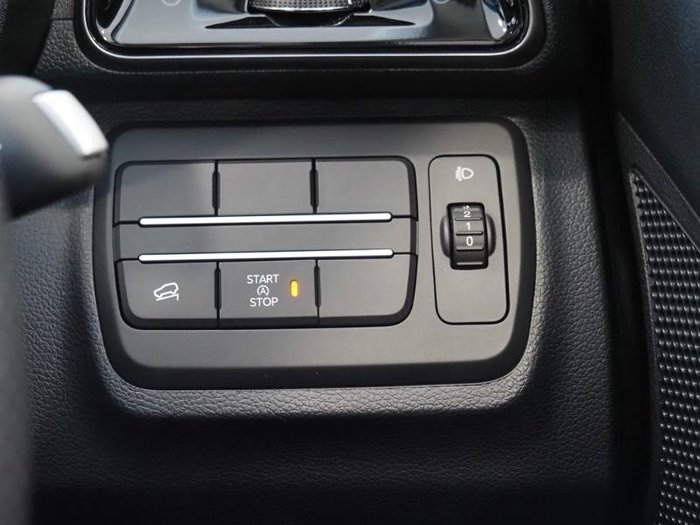 2025 Mahindra XUV3XO AX5L