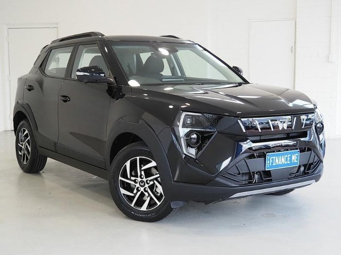 2025 Mahindra XUV3XO AX5L