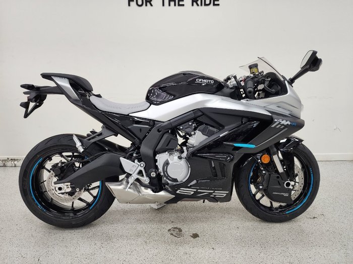 2025 CFMOTO 675 SR-R NEBULA BLACK