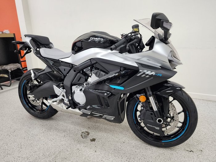 2025 CFMOTO 675 SR-R NEBULA BLACK