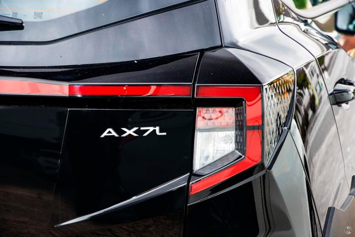 2025 Mahindra XUV3XO AX7L Stealth Black & Galvano Grey Roof