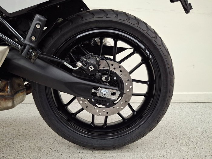 2026 Triumph Tracker 400 Phantom Black