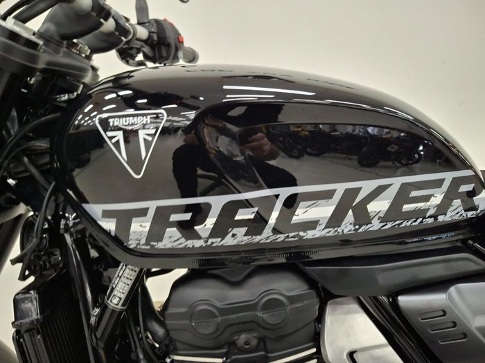 2026 Triumph Tracker 400 Phantom Black