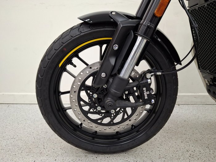 2026 Triumph Tracker 400 Phantom Black