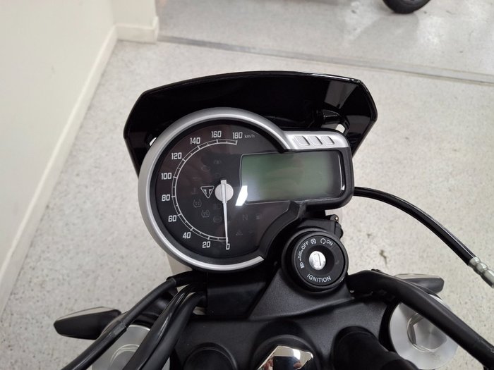 2026 Triumph Tracker 400 Phantom Black