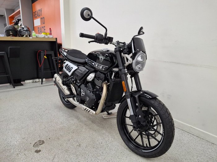2026 Triumph Tracker 400 Phantom Black