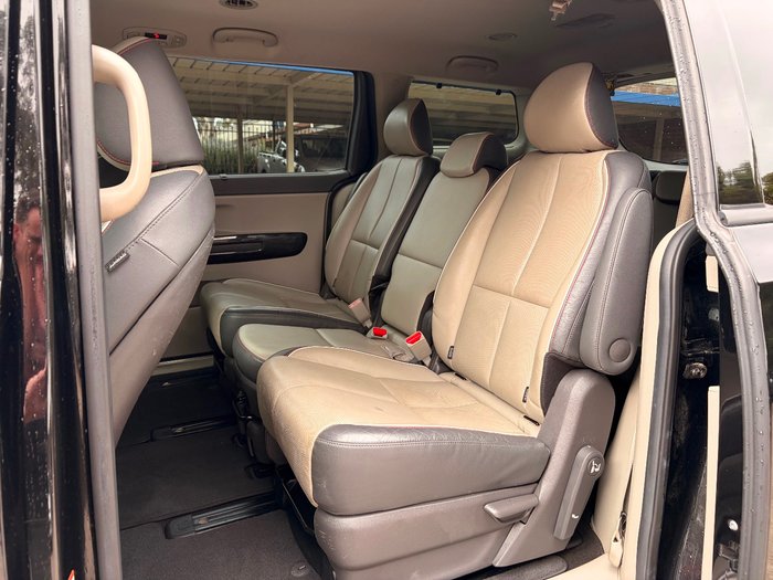 2016 Kia Carnival Platinum