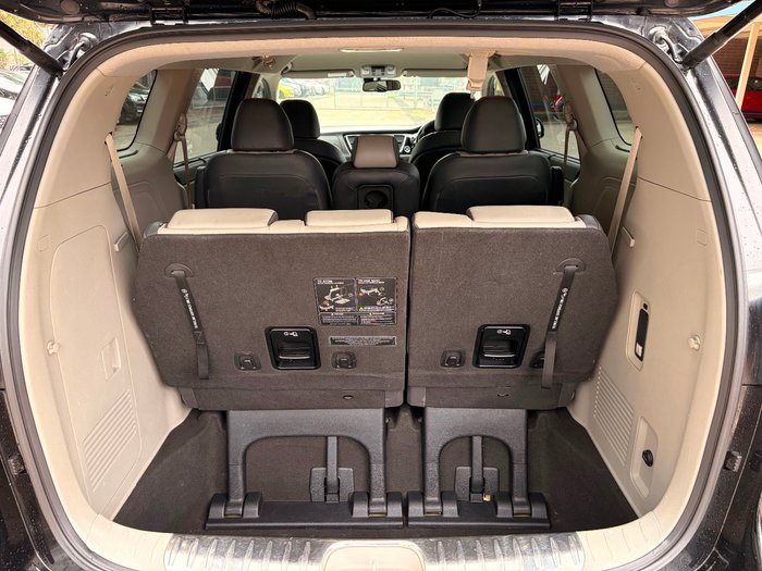 2016 Kia Carnival Platinum