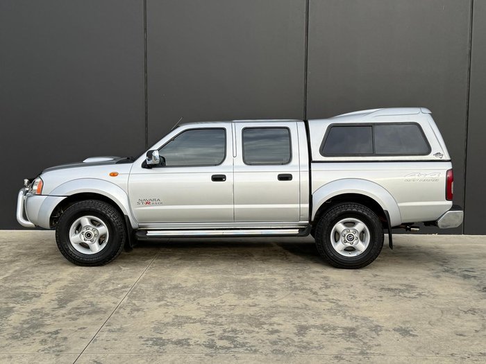 2010 Nissan Navara ST-R