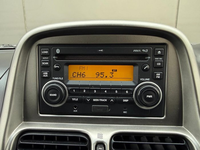 2010 Nissan Navara ST-R