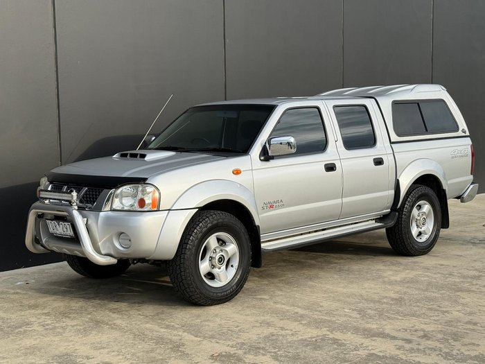 2010 Nissan Navara ST-R