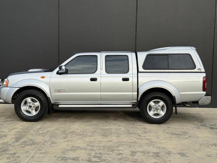 2010 Nissan Navara ST-R