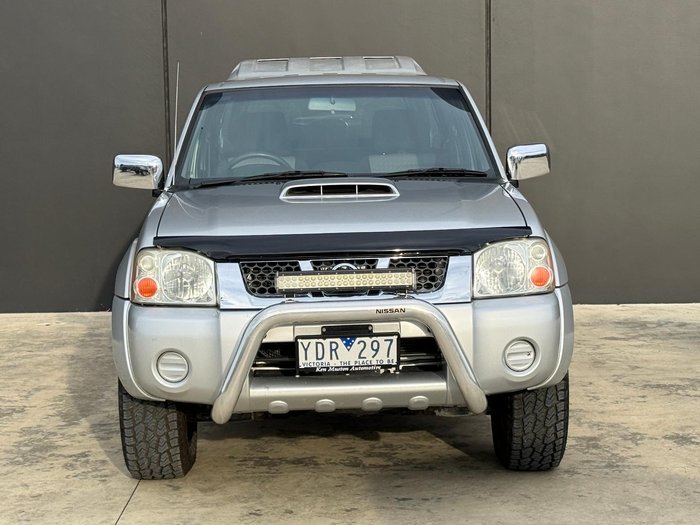 2010 Nissan Navara ST-R