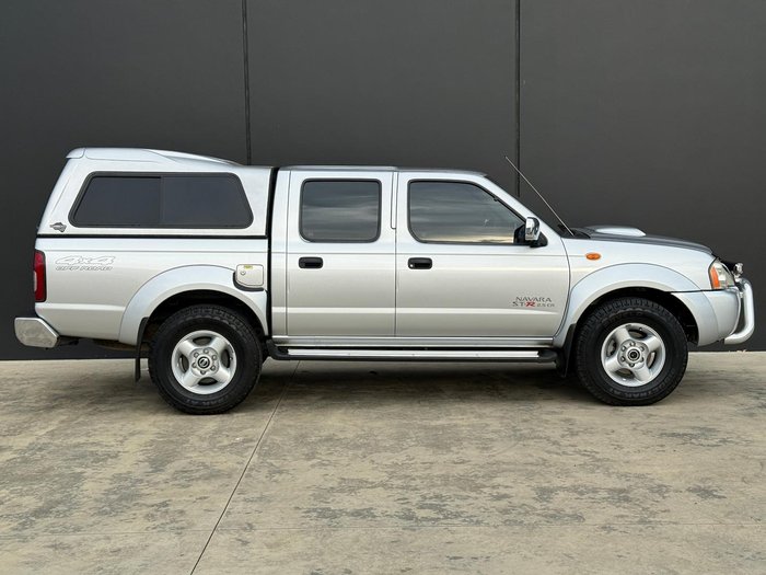 2010 Nissan Navara ST-R