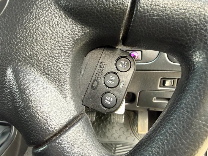 2010 Nissan Navara ST-R