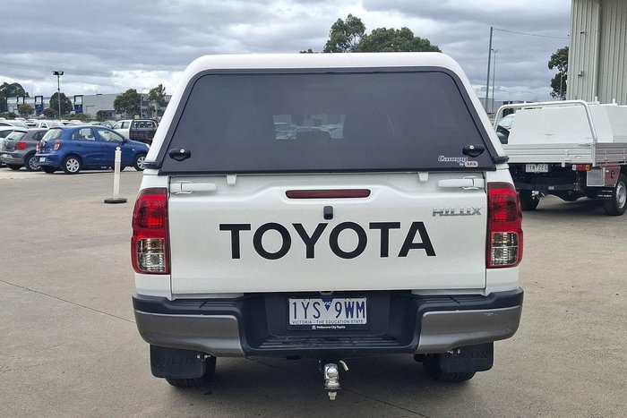 2023 Toyota Hilux SR