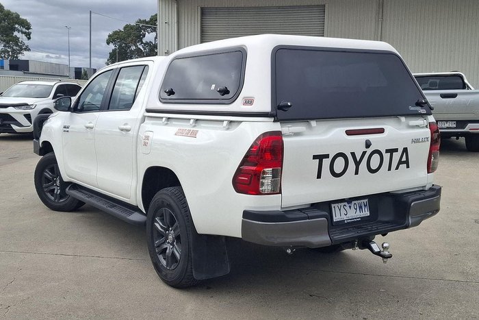 2023 Toyota Hilux SR