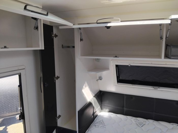 2019 New Age Caravans 18Ft Oz Classic Couples Van With Full Ensuite